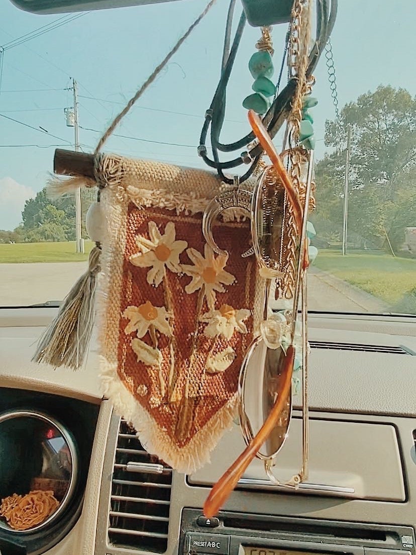 Daisy Car Charm Mini Tapestry